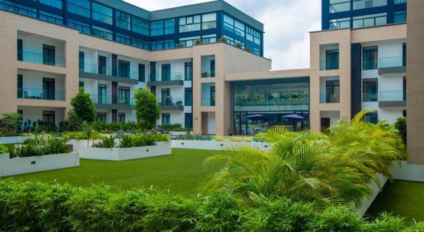 אקרה Embassy Gardens Luxury Suites Cpg מראה חיצוני תמונה