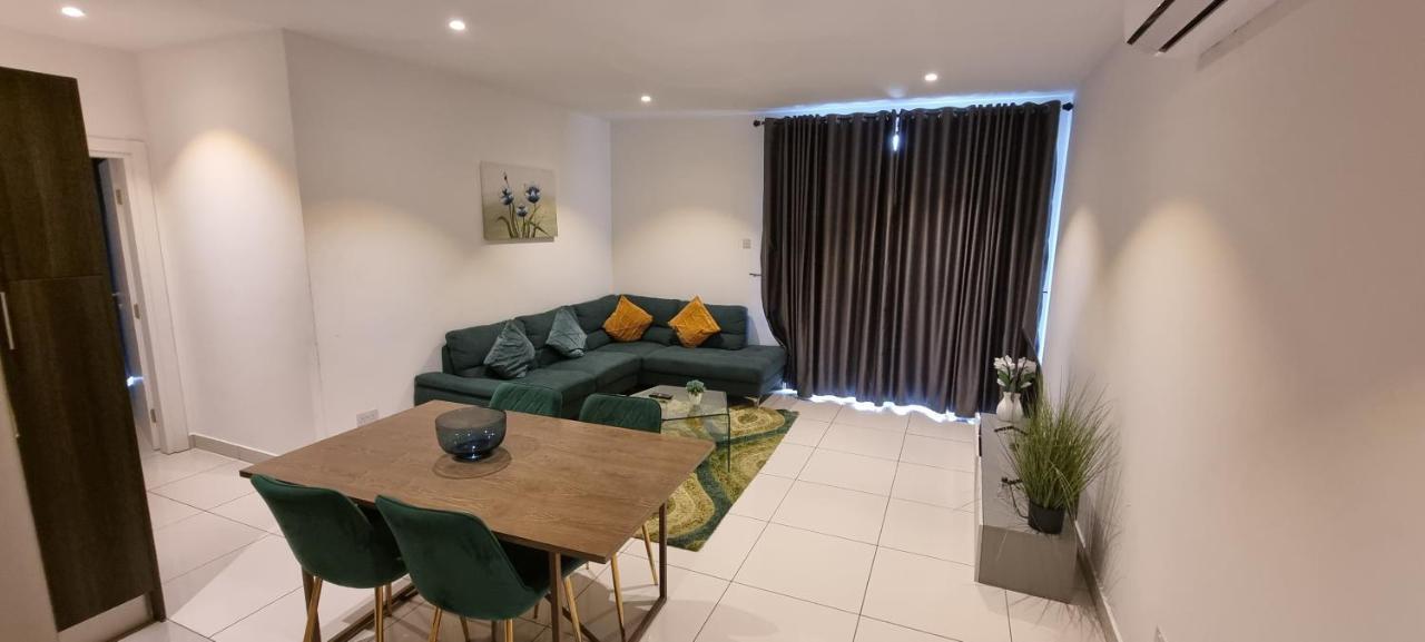 אקרה Embassy Gardens Luxury Suites Cpg מראה חיצוני תמונה
