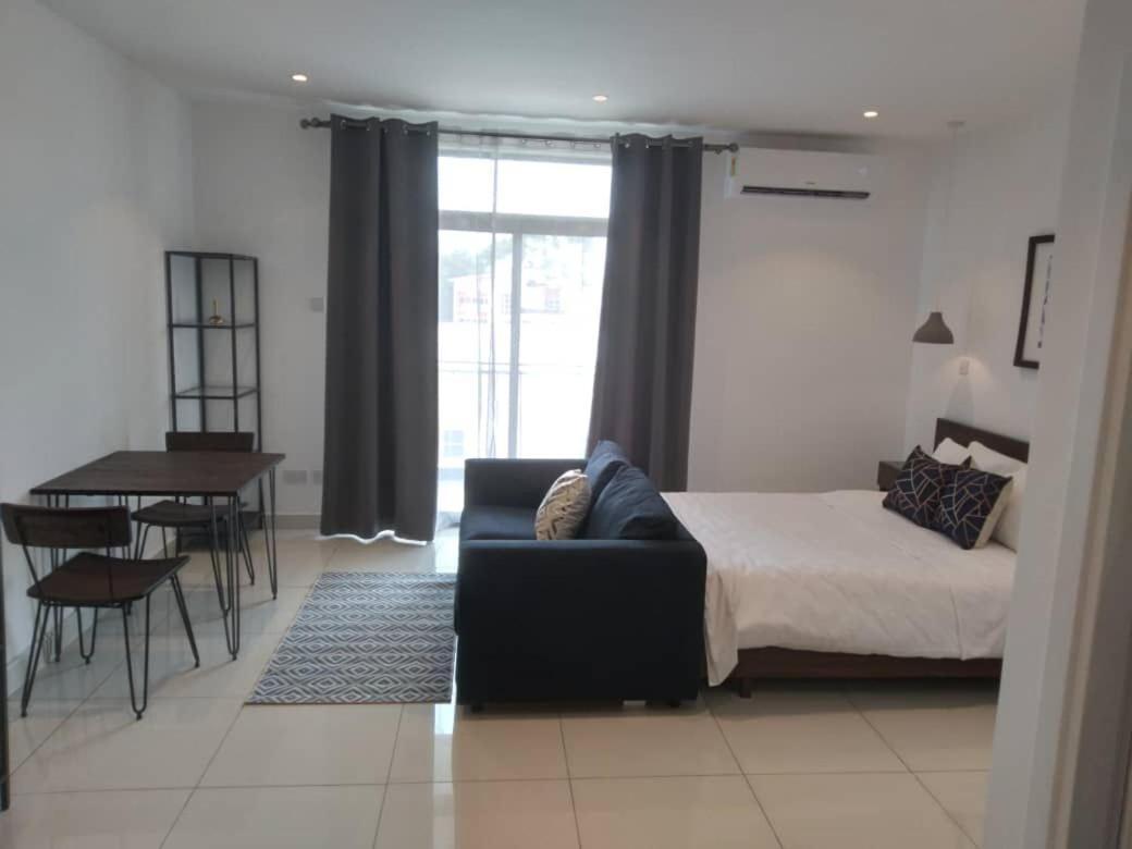 אקרה Embassy Gardens Luxury Suites Cpg מראה חיצוני תמונה