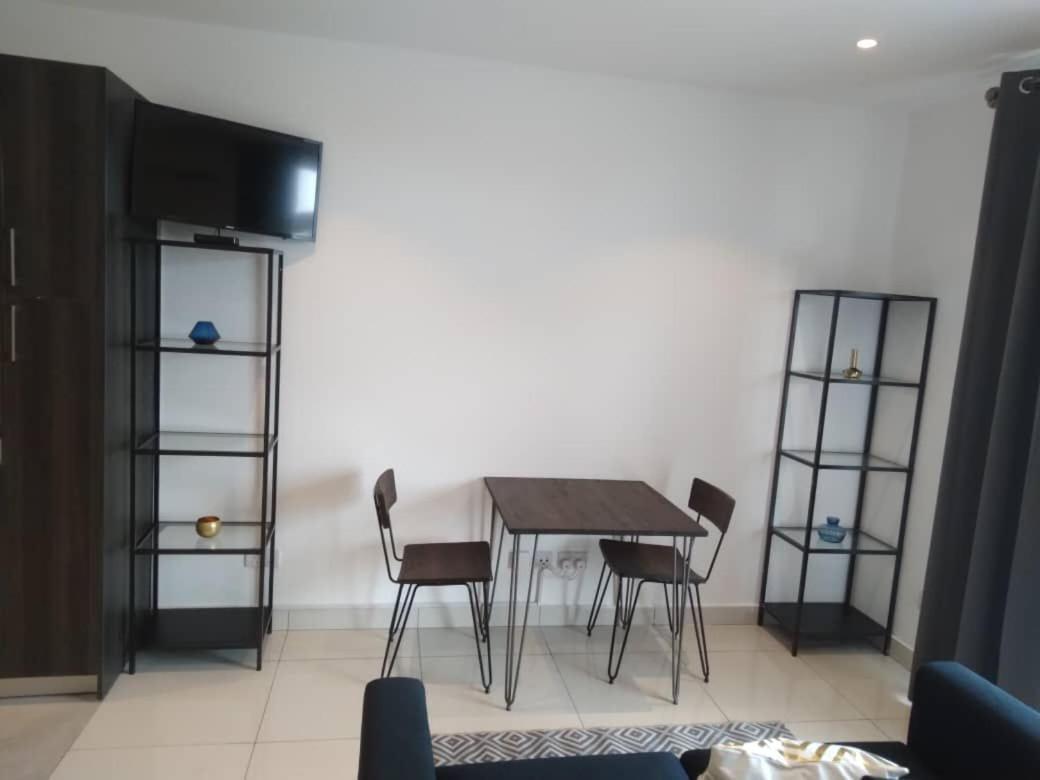 אקרה Embassy Gardens Luxury Suites Cpg מראה חיצוני תמונה