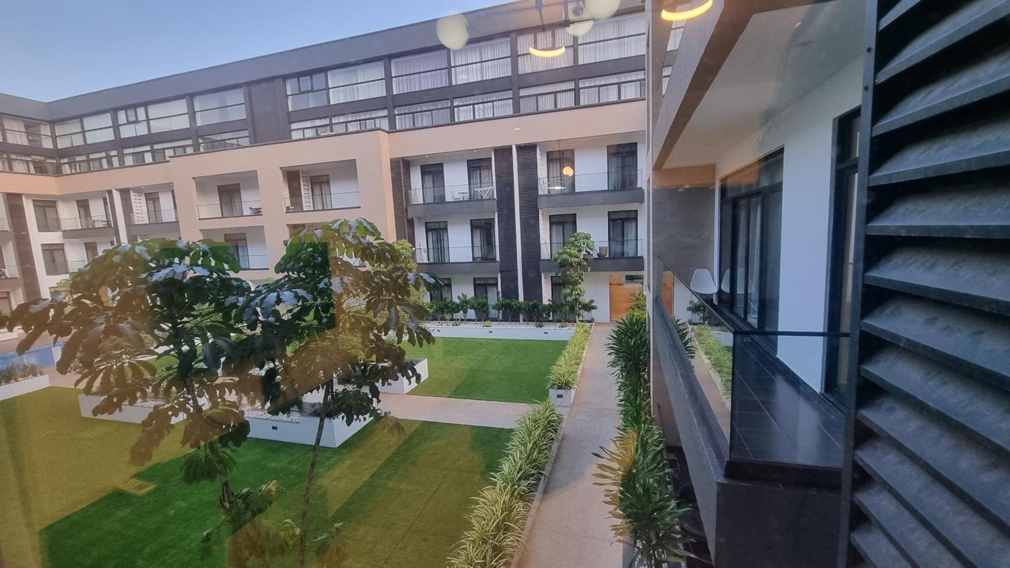 אקרה Embassy Gardens Luxury Suites Cpg מראה חיצוני תמונה
