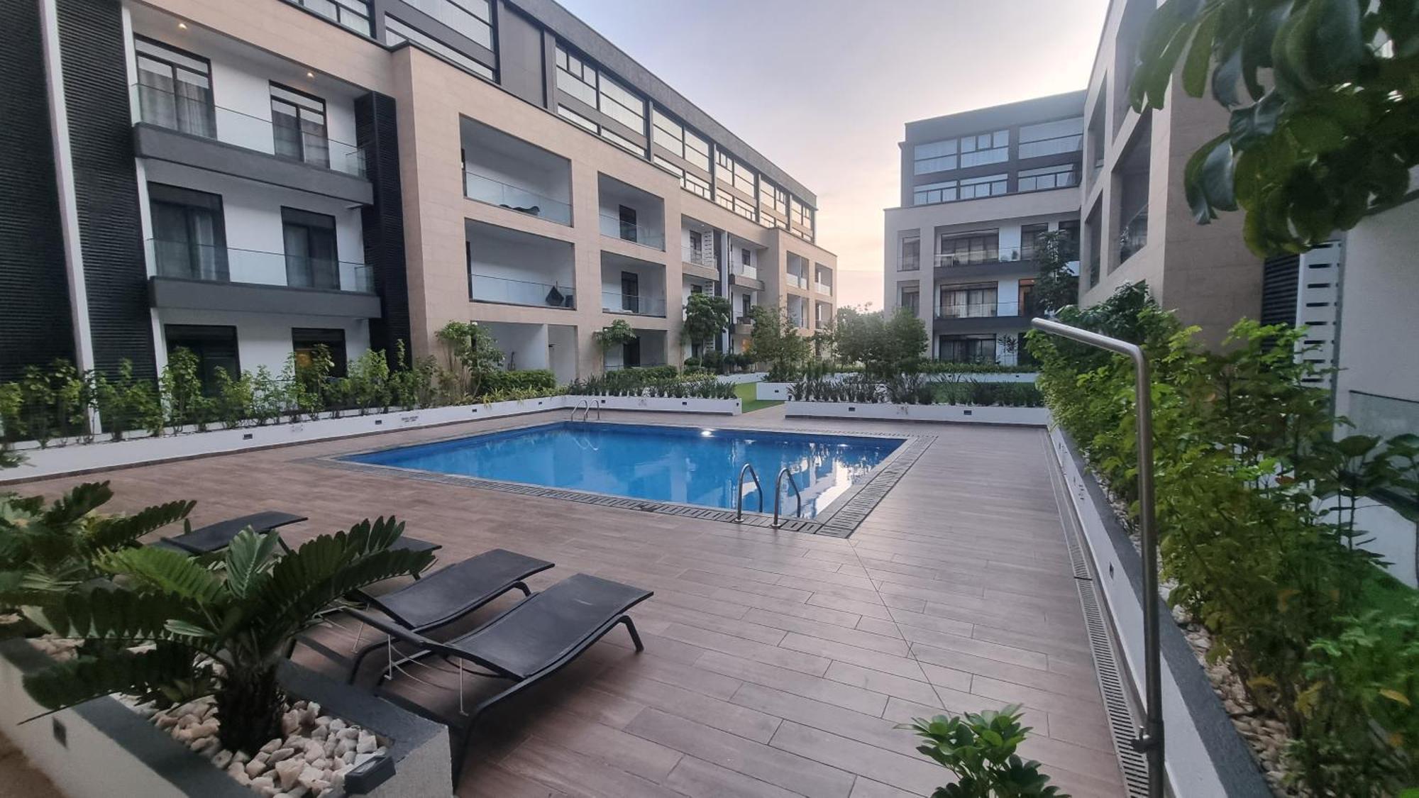 אקרה Embassy Gardens Luxury Suites Cpg מראה חיצוני תמונה