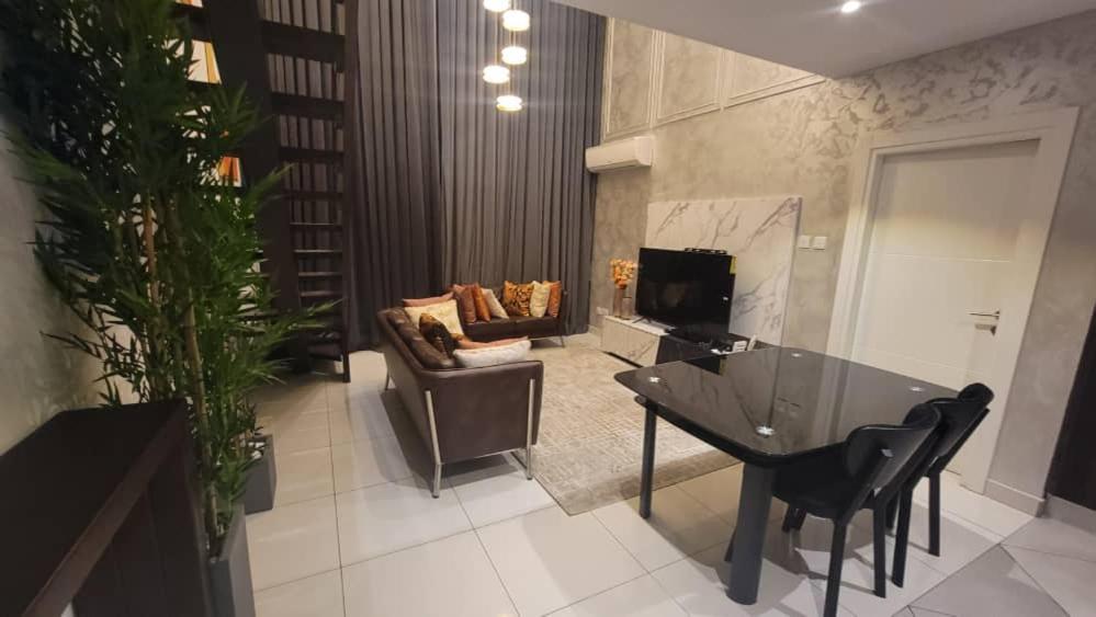 אקרה Embassy Gardens Luxury Suites Cpg מראה חיצוני תמונה